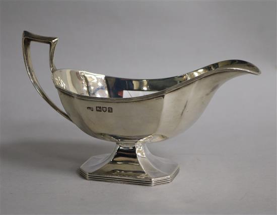 A George V silver sauceboat with octagonal foot, 5.5 oz.